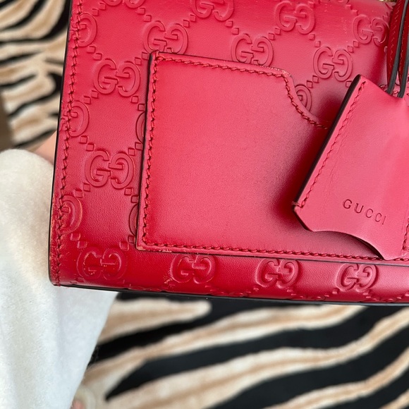 Gucci small padlock red handbag. Bought from Gucci store in Montréal - Picture 11 of 15